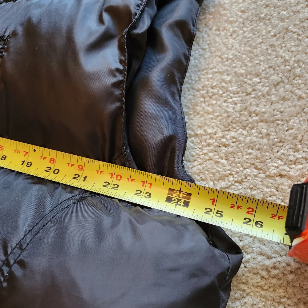 Men's Black Puffer Vest - Size XXL - Picture 8 of 9